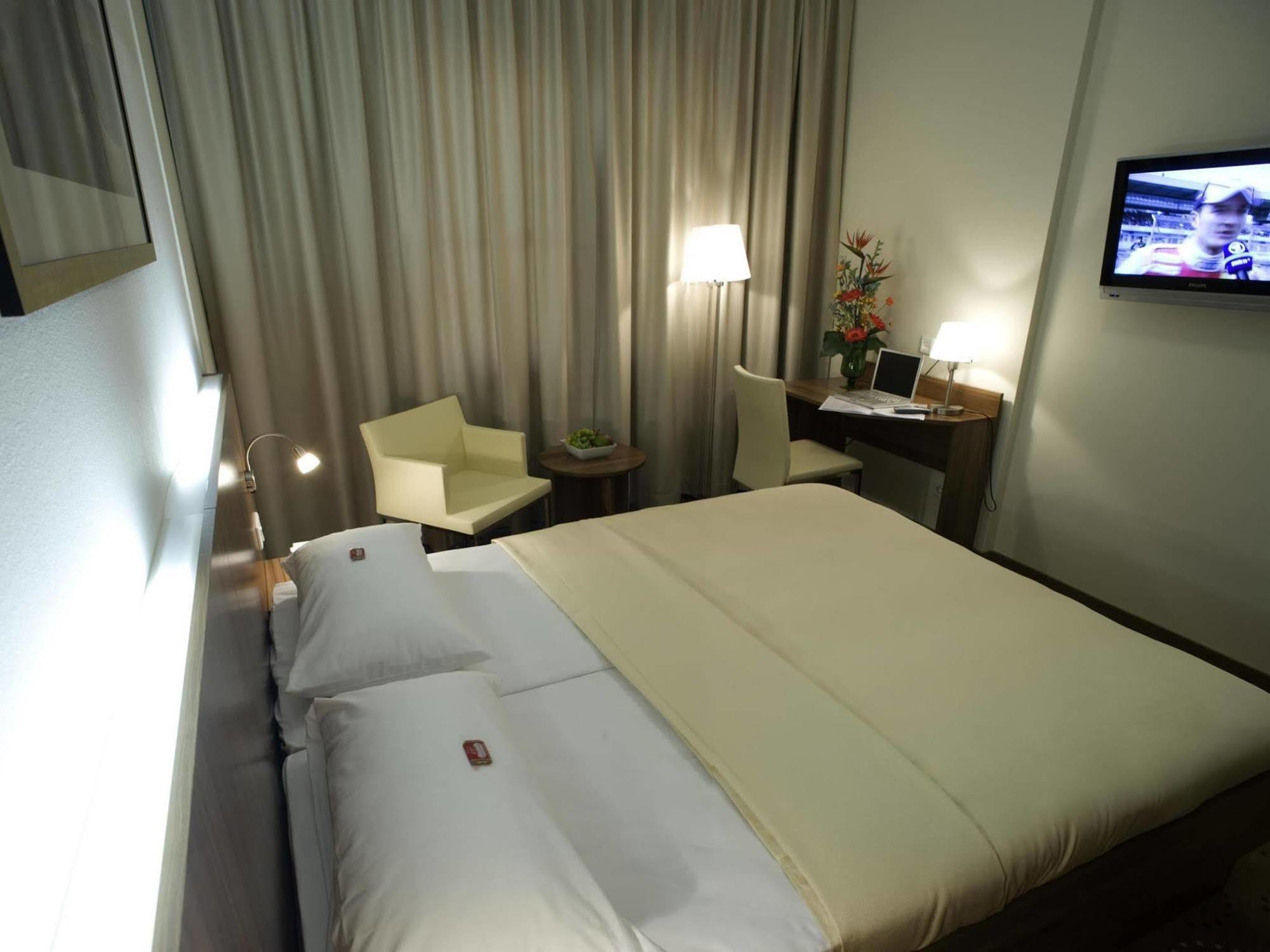 B&B Hotel Berlin City-Ost Luaran gambar
